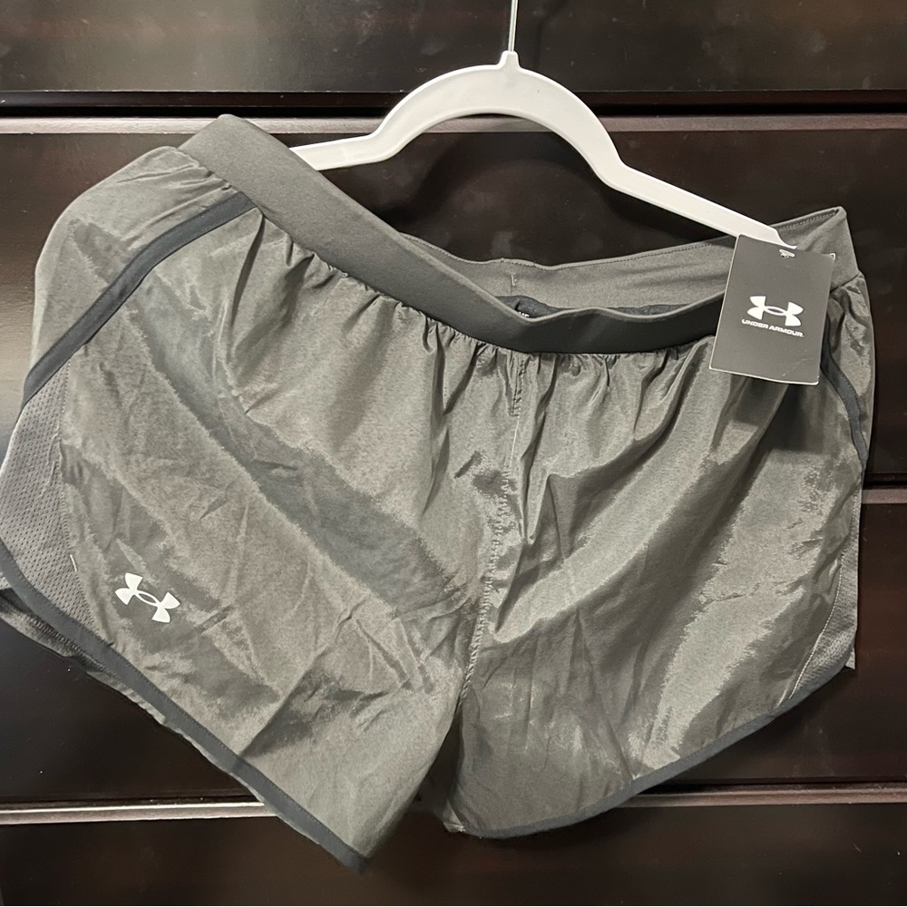 NWT. Under Armour Fly By 2.0 short size M